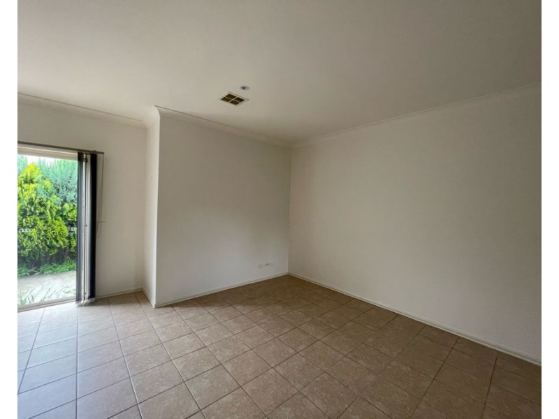 2/27 Birch Avenue, Tullamarine VIC 3043