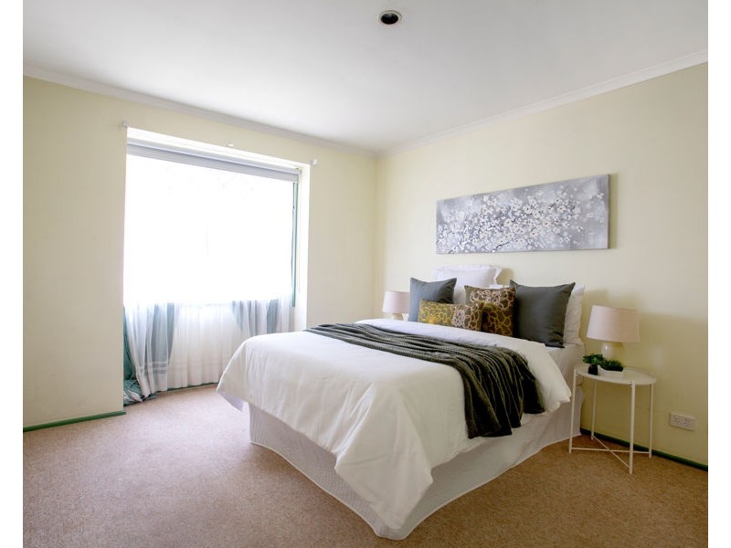 57 Rossiter Avenue, Roxburgh Park VIC 3064