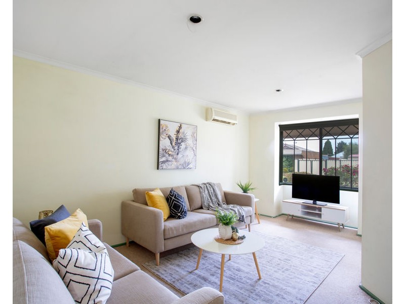 57 Rossiter Avenue, Roxburgh Park VIC 3064