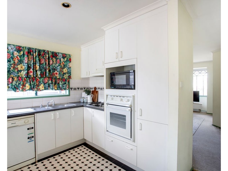 57 Rossiter Avenue, Roxburgh Park VIC 3064