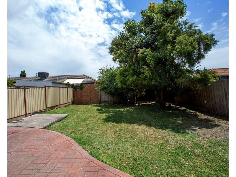 57 Rossiter Avenue, Roxburgh Park VIC 3064