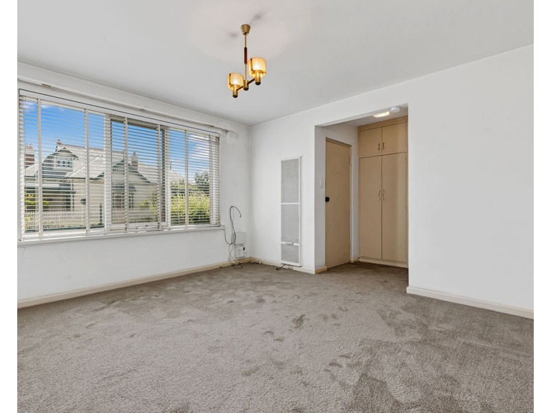 1/24 Daly Street, Brunswick West VIC 3055