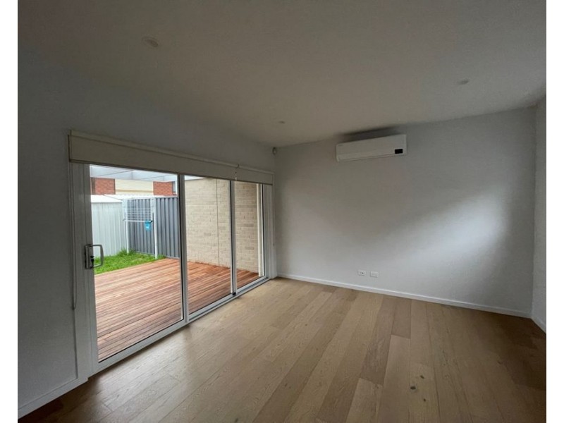 2/27 Cameron Street, Coburg VIC 3058