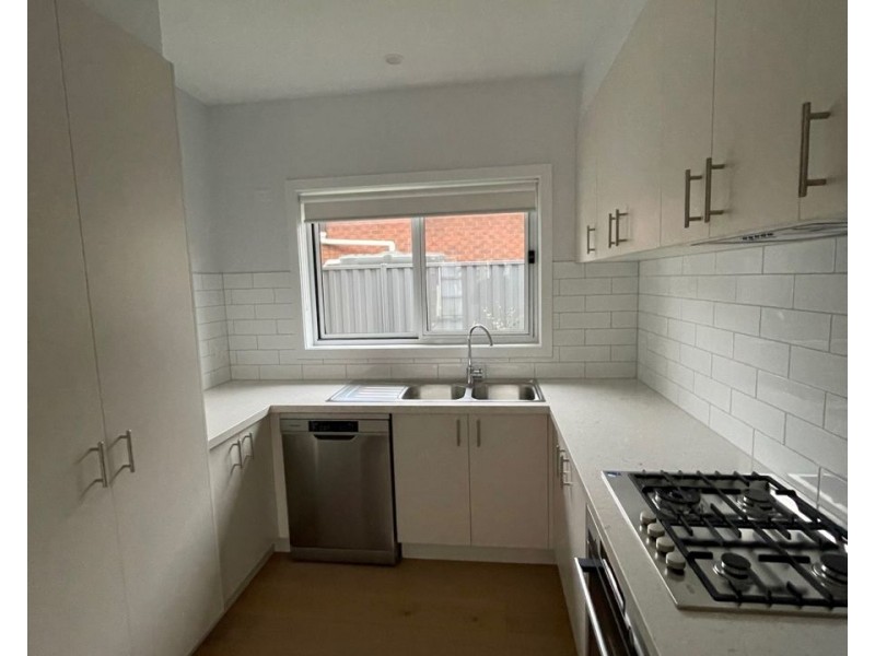 2/27 Cameron Street, Coburg VIC 3058
