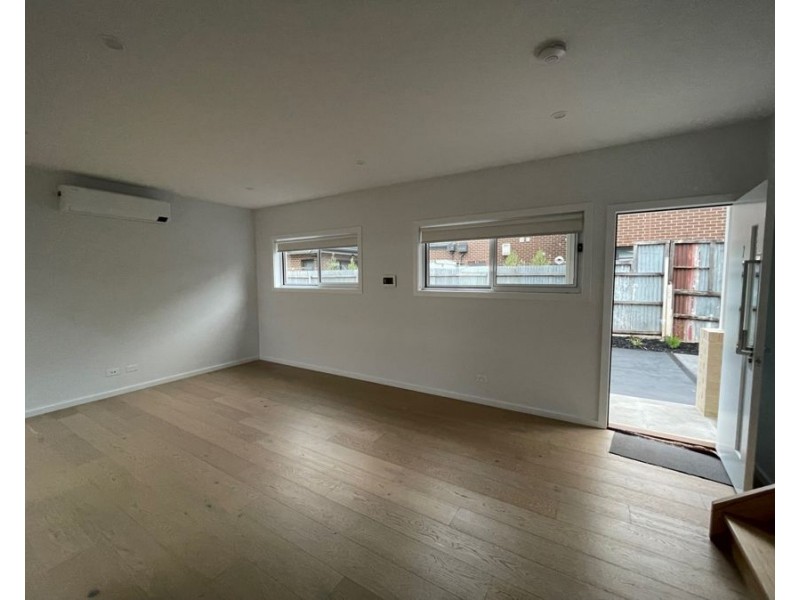 2/27 Cameron Street, Coburg VIC 3058