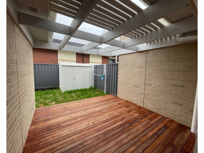 2/27 Cameron Street, Coburg VIC 3058