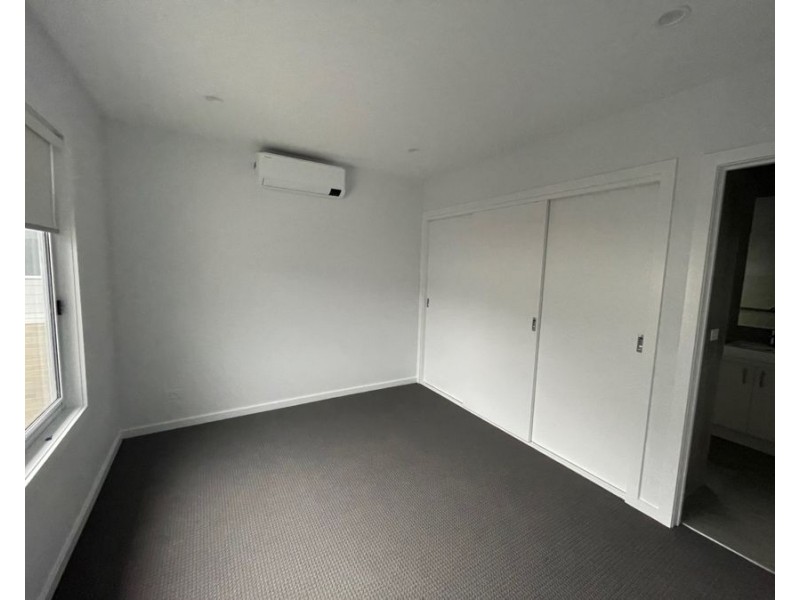 2/27 Cameron Street, Coburg VIC 3058