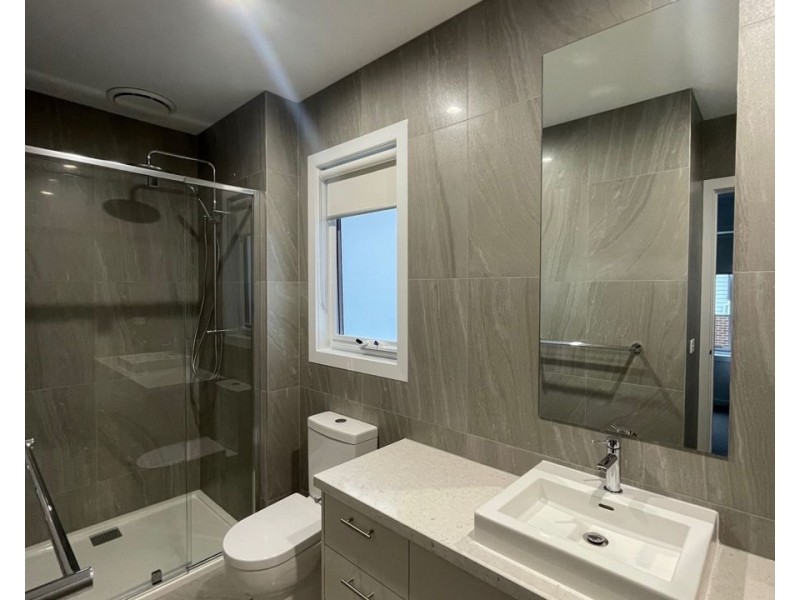 2/27 Cameron Street, Coburg VIC 3058