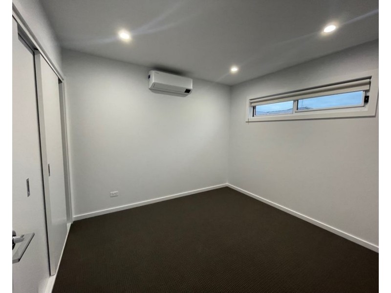 2/27 Cameron Street, Coburg VIC 3058