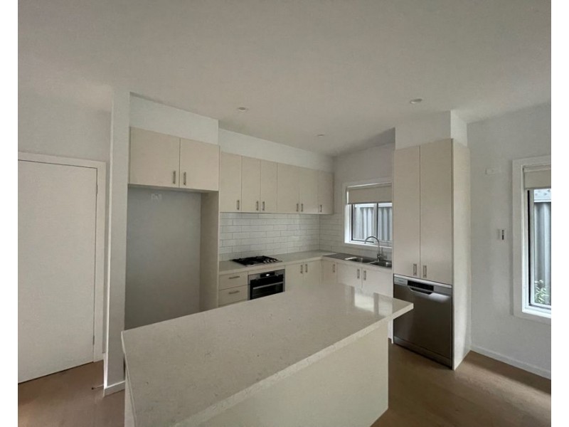 4/27 Cameron Street, Coburg VIC 3058