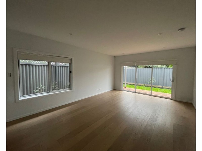 4/27 Cameron Street, Coburg VIC 3058