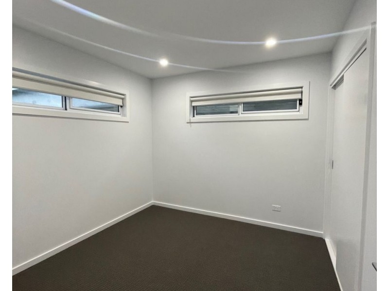4/27 Cameron Street, Coburg VIC 3058