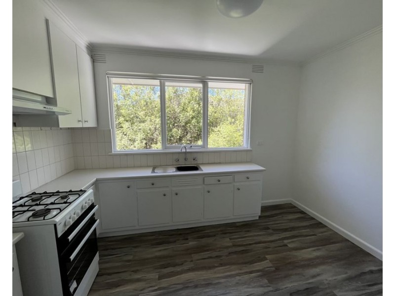 8/4 Langford Street, Surrey Hills VIC 3127