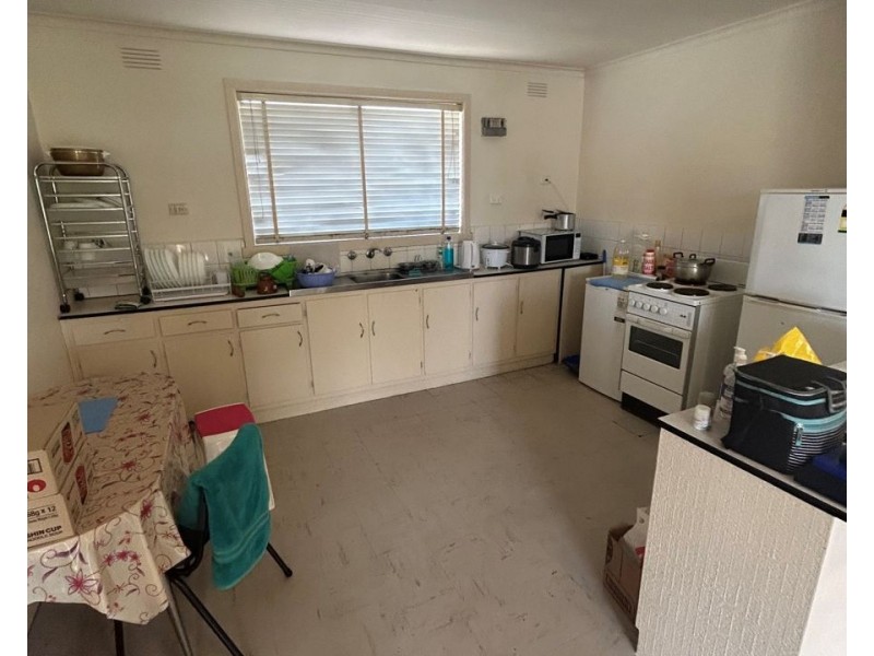 1-8/214 Biggs Street, St Albans VIC 3021