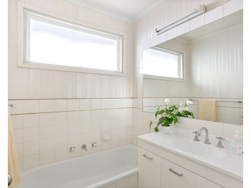 34 Valda Avenue, Mont Albert North VIC 3129