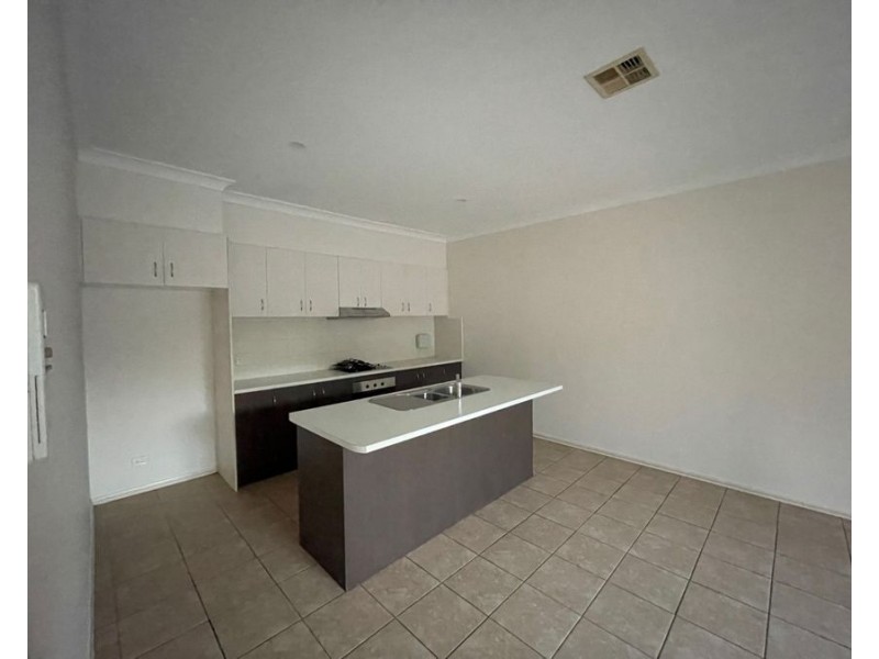 1/27 Birch Avenue, Tullamarine VIC 3043