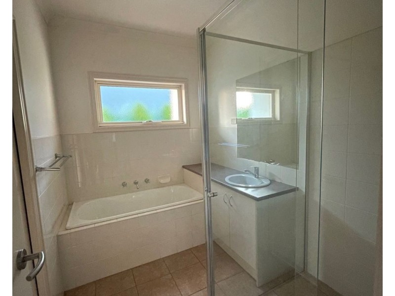 1/27 Birch Avenue, Tullamarine VIC 3043