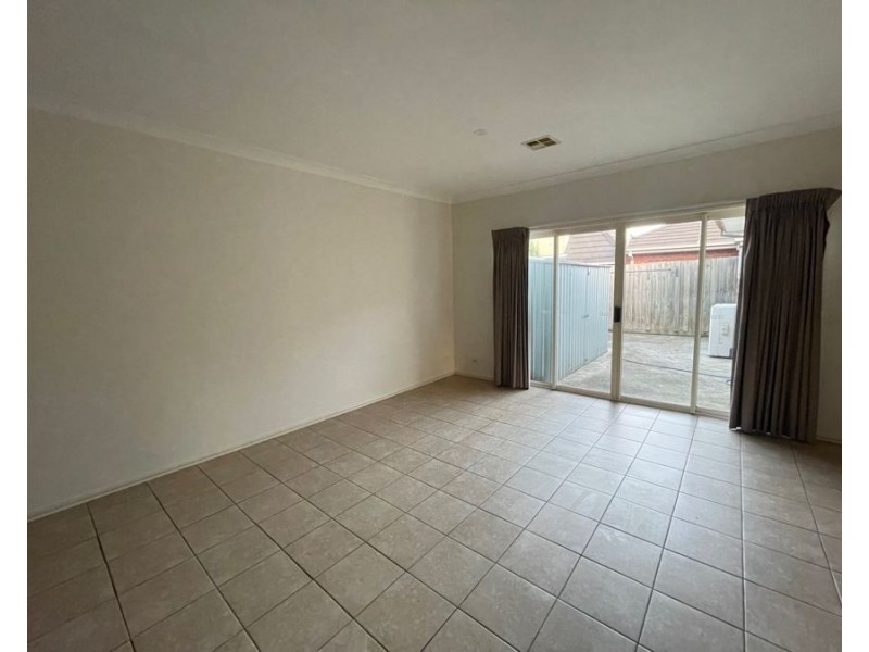 1/27 Birch Avenue, Tullamarine VIC 3043