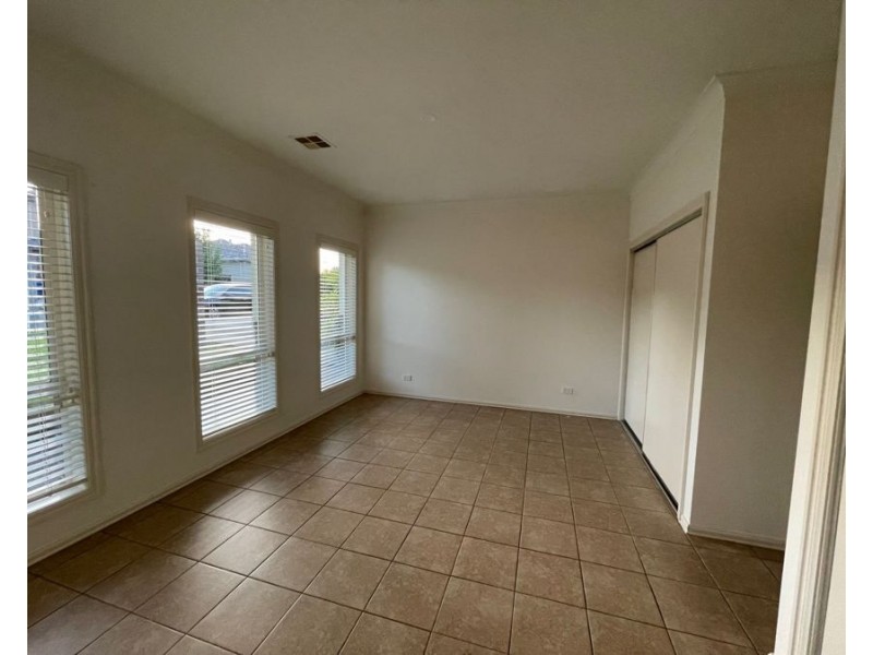 1/27 Birch Avenue, Tullamarine VIC 3043