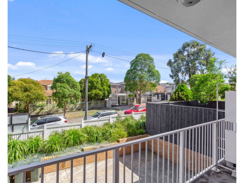 1/4 Langford Street, Surrey Hills VIC 3127