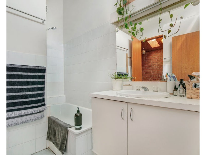 1/581 Nicholson Street, Carlton North VIC 3054