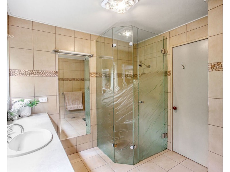 16 Haddon Court, Mitcham VIC 3132