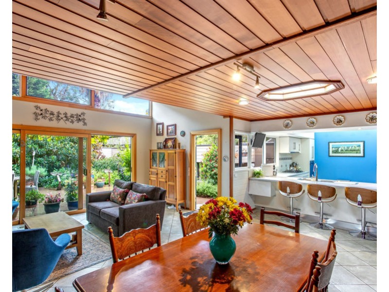 16 Haddon Court, Mitcham VIC 3132