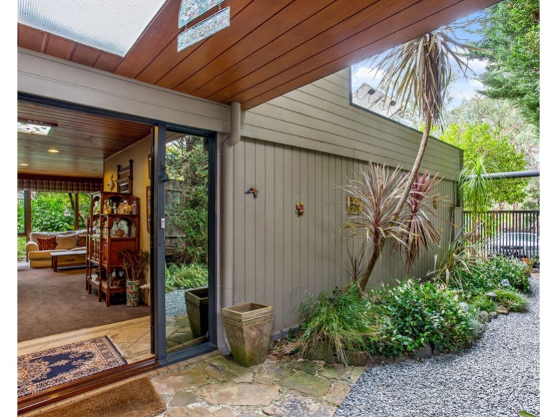 16 Haddon Court, Mitcham VIC 3132