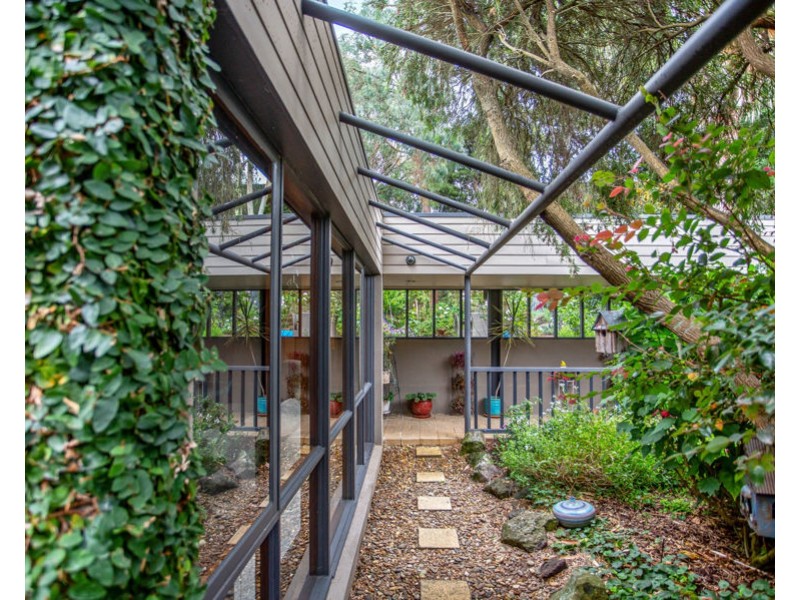 16 Haddon Court, Mitcham VIC 3132