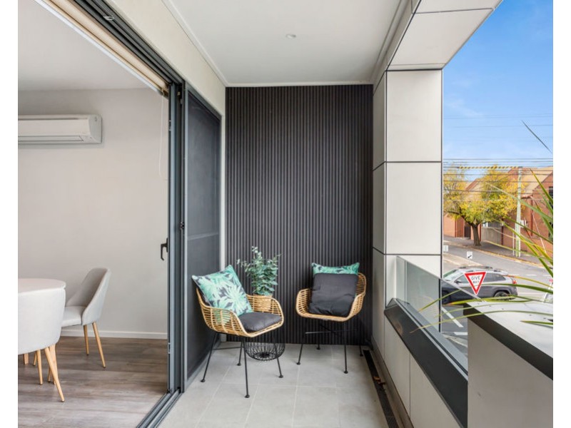 2/156 Moreland Road, Brunswick VIC 3056