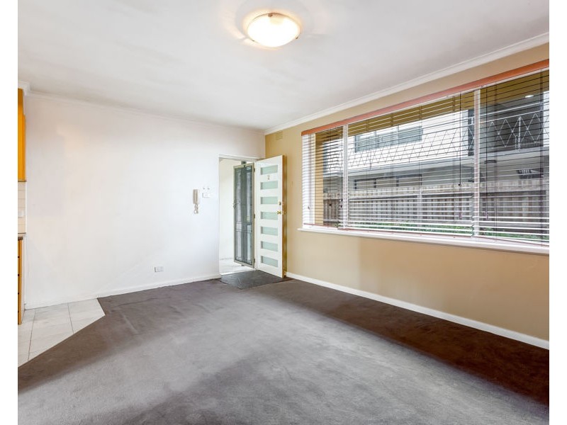 2/71a Holmes Street, Brunswick VIC 3056