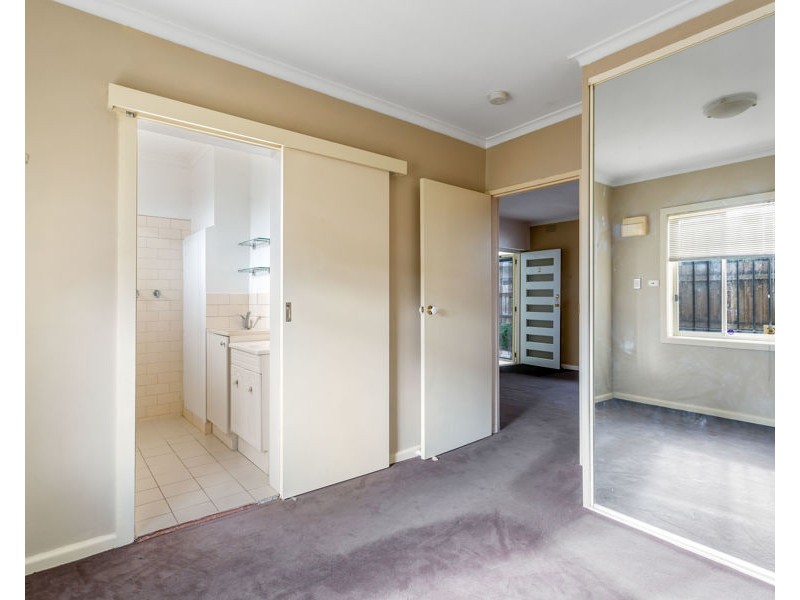 2/71a Holmes Street, Brunswick VIC 3056