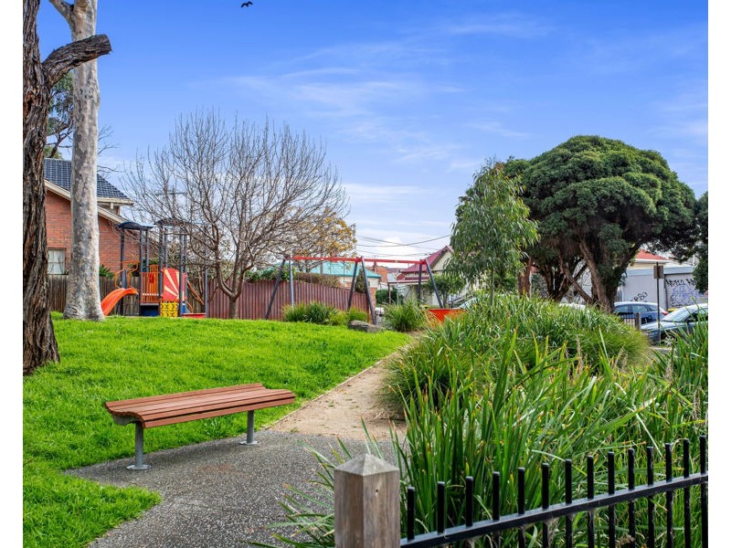 2/71a Holmes Street, Brunswick VIC 3056