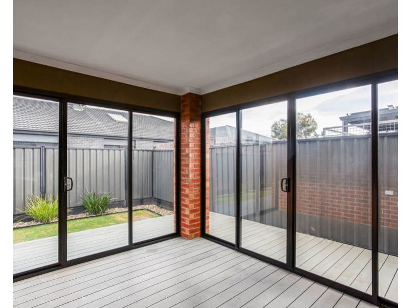 5 Glenbrae Street, Craigieburn VIC 3064