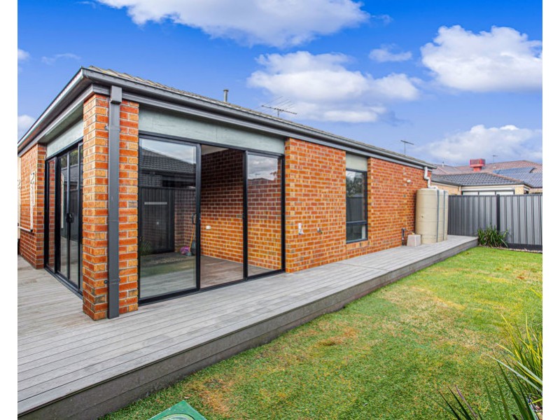 5 Glenbrae Street, Craigieburn VIC 3064