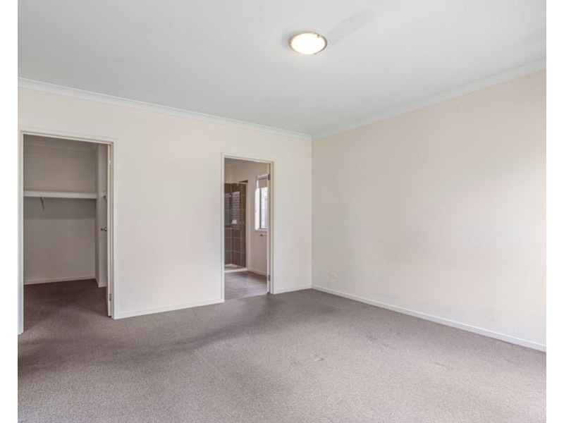 5 Glenbrae Street, Craigieburn VIC 3064