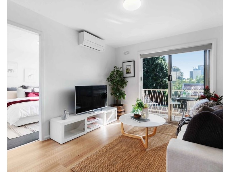 8/228 Barkly Street, Brunswick VIC 3056