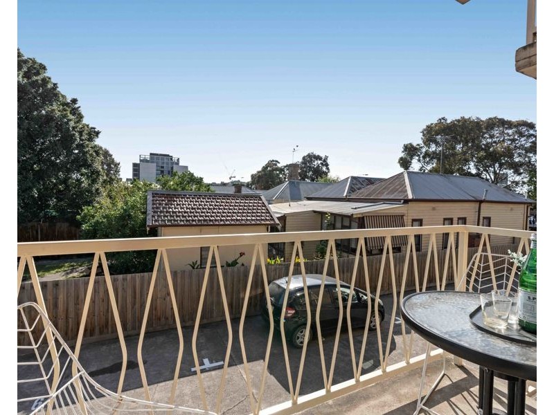 8/228 Barkly Street, Brunswick VIC 3056