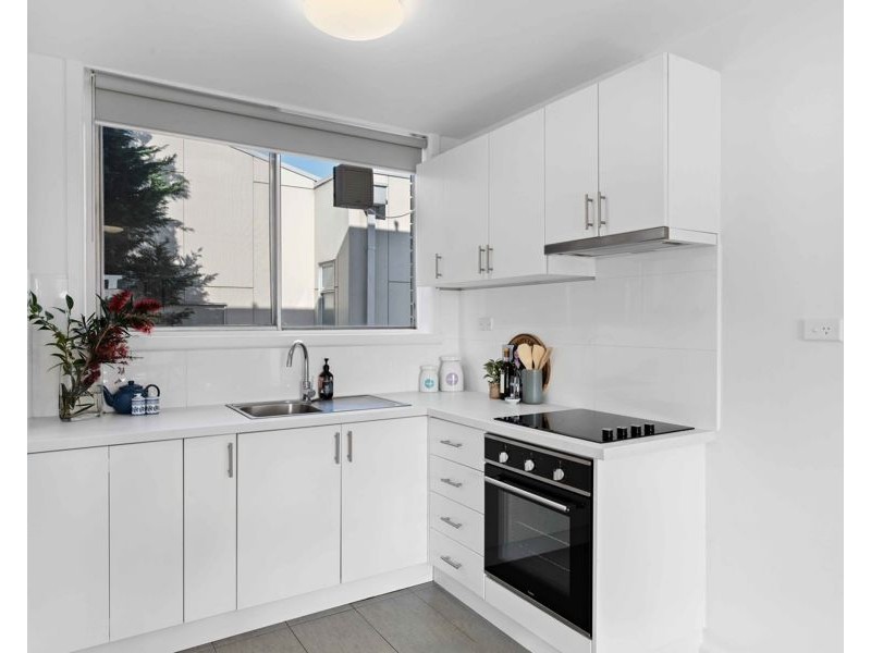 8/228 Barkly Street, Brunswick VIC 3056