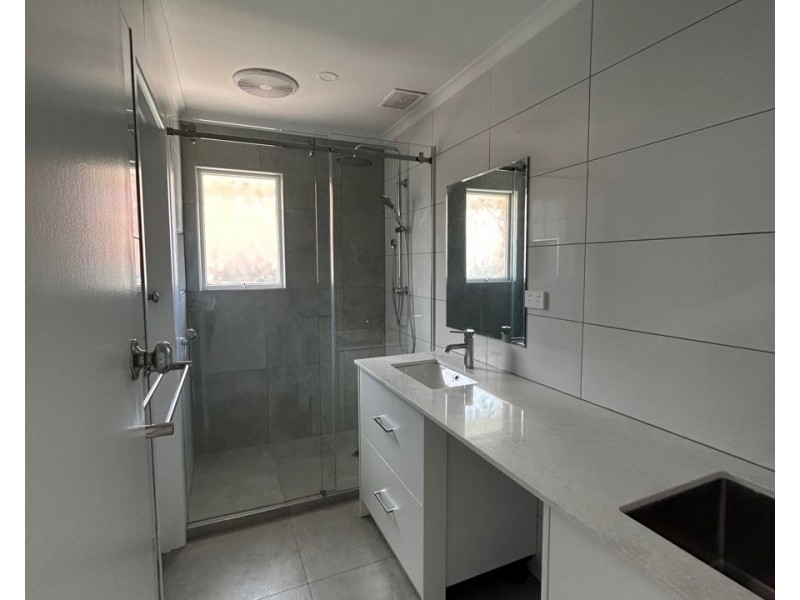 1/143 Moreland Road, Coburg VIC 3058