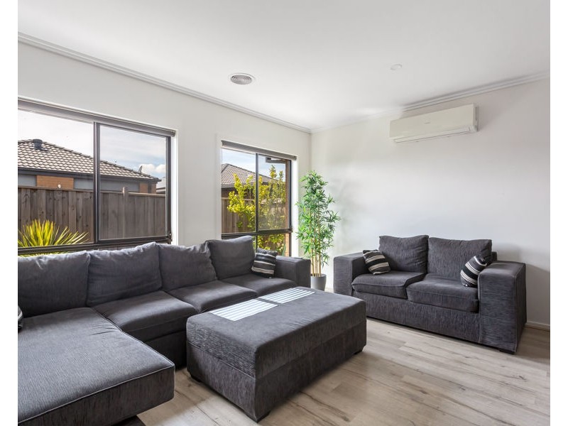 37 Rockfern Crescent, Diggers Rest VIC 3427