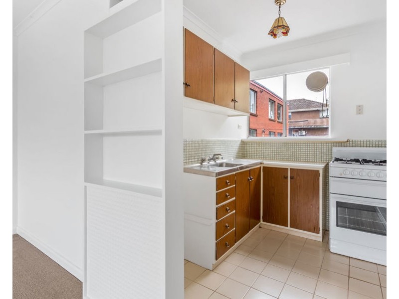 16/16 Passfield Street, Brunswick West VIC 3055