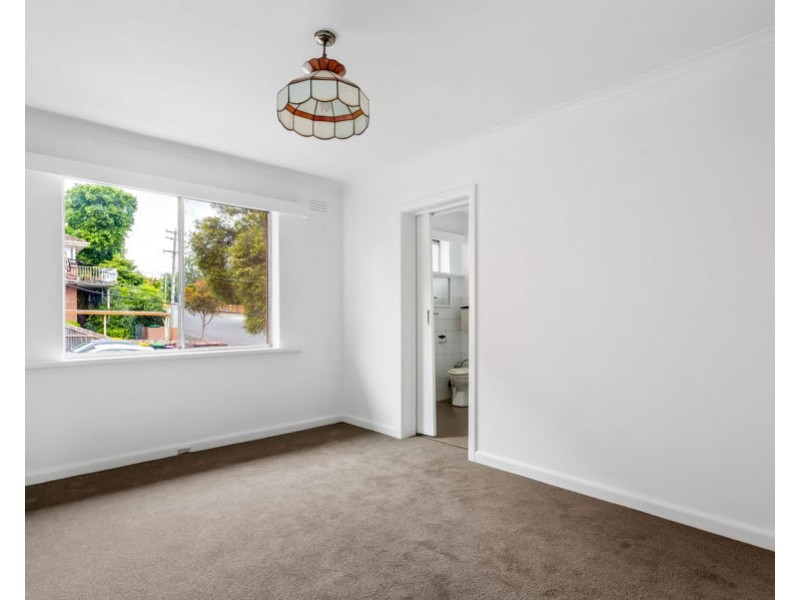 16/16 Passfield Street, Brunswick West VIC 3055