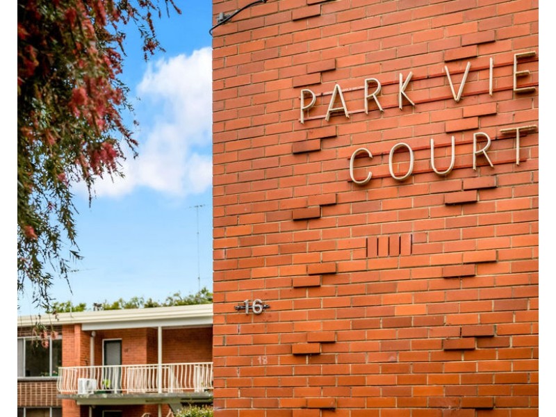 16/16 Passfield Street, Brunswick West VIC 3055