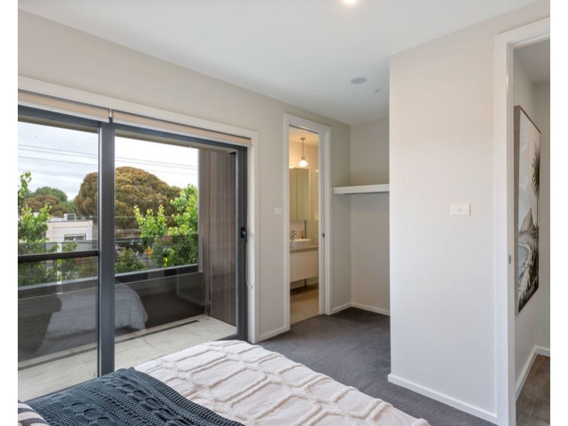 1/156 Moreland Road, Brunswick VIC 3056