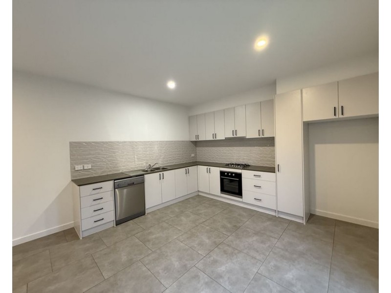 40 Emu Parade, Jacana VIC 3047