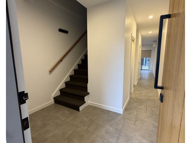 40 Emu Parade, Jacana VIC 3047