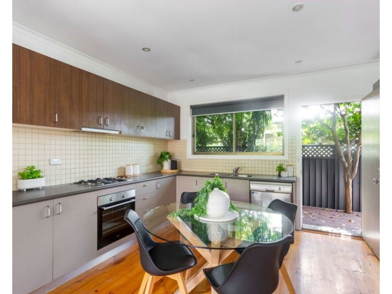 2/116 Tinning Street, Brunswick VIC 3056