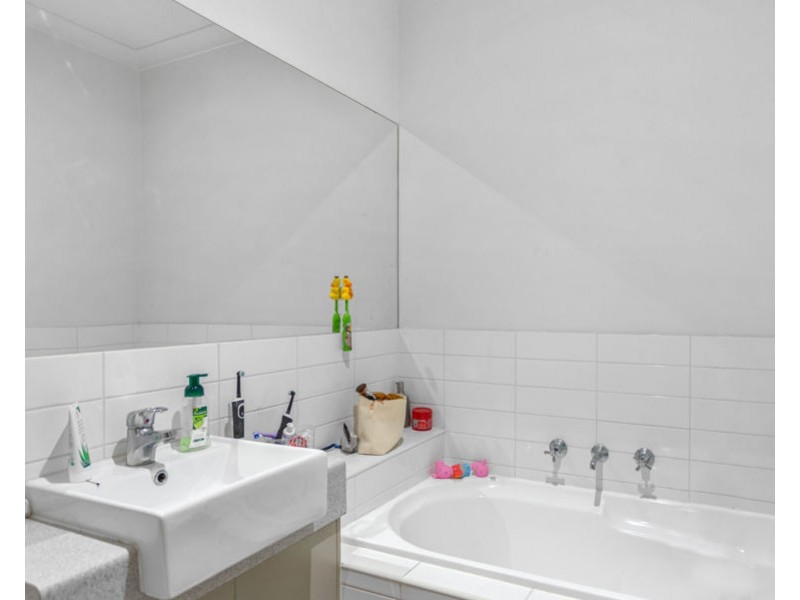 2/137 Northumberland Road, Pascoe Vale VIC 3044