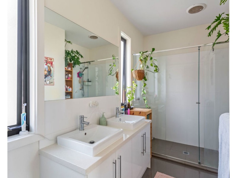 1b Perrett Street, Brunswick West VIC 3055